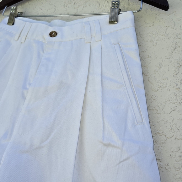 Hunt Club Classic White Shorts - Picture 2 of 10